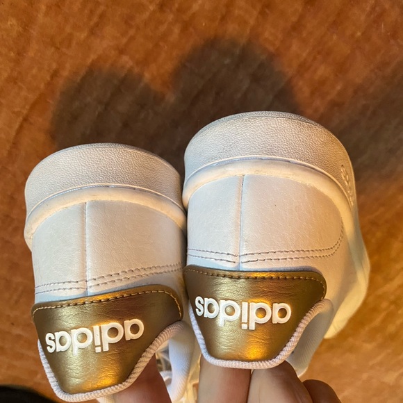 🤍ADIDAS SNEAKERS🤍 - Picture 4 of 5